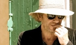 Kevin Ayers Delivers Box Set, Rarities Disc, Single