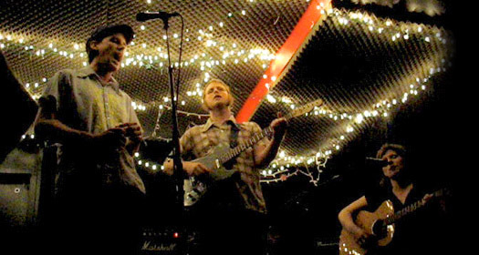 Jeff Mangum Sings With the Instruments