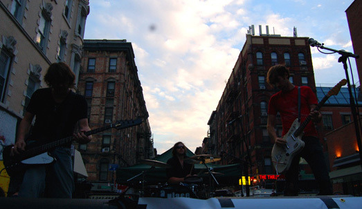 Photos: A Place to Bury Strangers [New York, NY; 09/09/07]