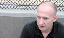Bob Mould Issues Friends DVD, Shows It Off on Tour