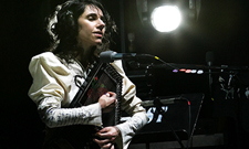 PJ Harvey Preps "Piano" Single, Plays Shows