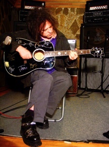 The Cure Lend Guitar to West Memphis Three Auction