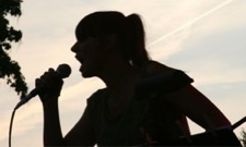 Cat Power Hurts Vocal Cords, Postpones Dates